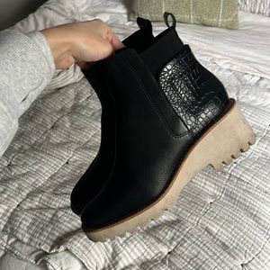 Dolce vita Huey black leather bootie